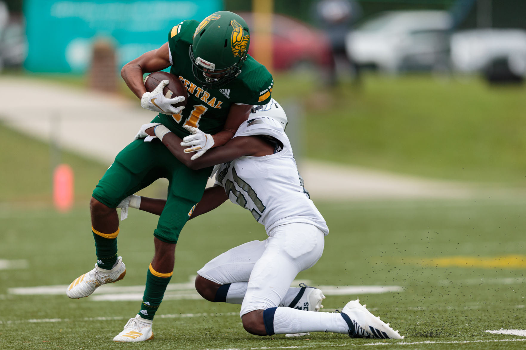 The Ragin' Bulls come from behind in the Battle of the Horns to defeat the Vikings 27-20.